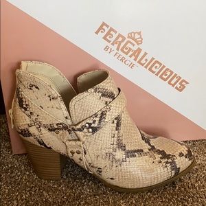 Chunky Heel. Animal print. Size 8.5